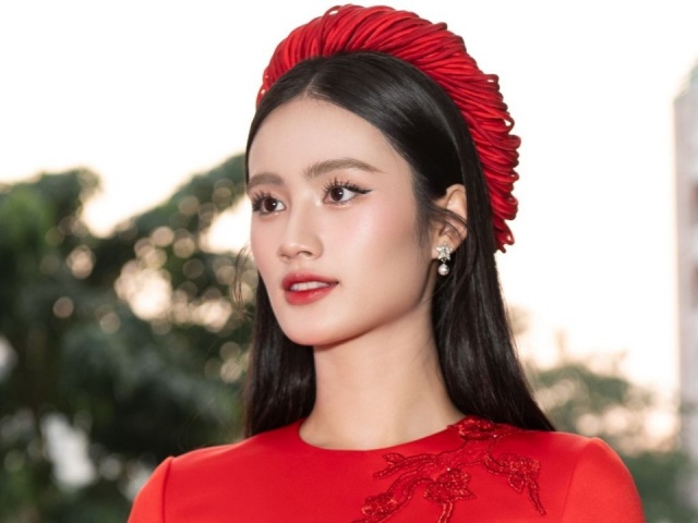 Ý Nhi chuẩn bị cho Miss World