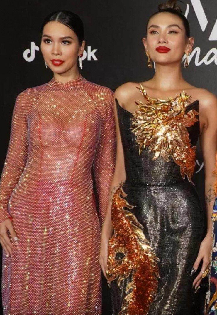 Trang phục của Hà Anh từng khiến cô và BTC chương trình gặp nhiều phiền phức. 