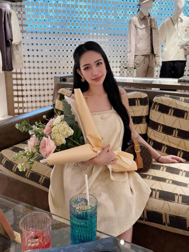 Người đẹp Joyce Phạm - con gái đầu lòng của doanh nhân Minh 