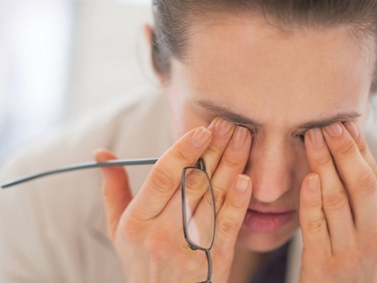 Mắt nhìn mờ là một trong những dấu hiệu tiềm ẩn của đột quỵ