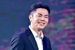 17 tuổi vẫn mù chữ, 31 tuổi thành tỉ phú nhờ bán thứ ai cũng thích