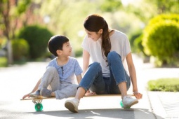 5 hành vi của cha mẹ đang  cắt đi đôi cánh  của con chỉ vì yêu thương sai cách