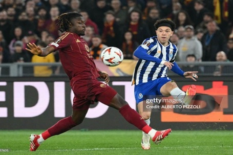 Video bóng đá Roma - Porto: Đại tiệc 5 bàn, "ông lớn" đi tiếp xứng đáng (Europa League)