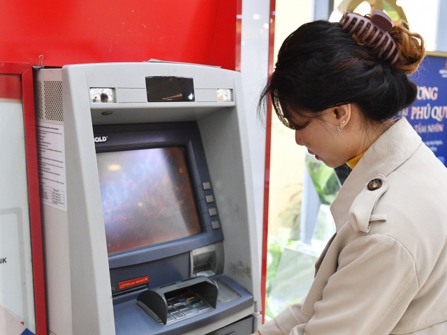 Cách lấy lại thẻ ATM nhanh nhất nếu bị nuốt thẻ