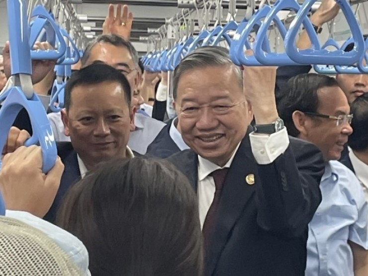 Tổng Bí thư Tô Lâm trải nghiệm tàu metro số 1 TPHCM