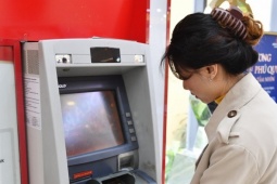 Cách lấy lại thẻ ATM nhanh nhất nếu bị nuốt thẻ