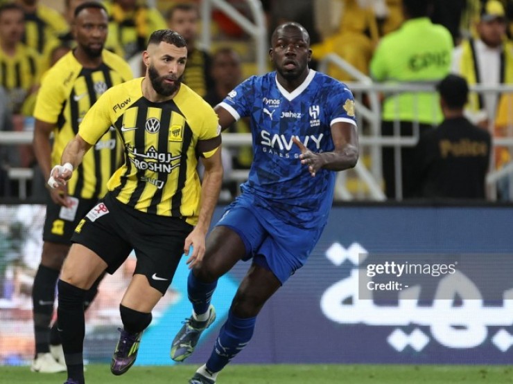 Benzema tỏa sáng giúp Al Ittihad “vùi dập“ Al Hilal, bắt kịp với Ronaldo