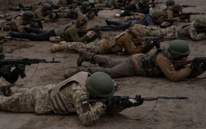 Ukraine sẽ sớm dỡ bỏ thiết quân luật?