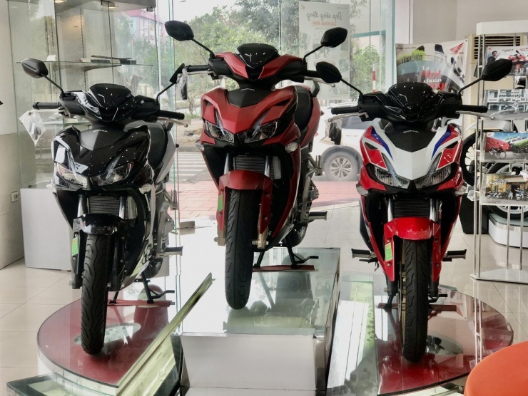 Giá Honda Winner X giảm trực tiếp lên tới 9-10 triệu đồng