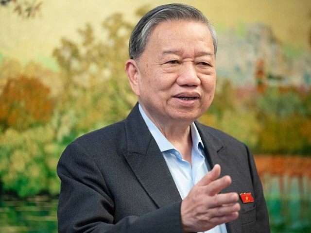 Tổng Bí thư: “Trình độ bác sĩ Việt Nam ngang tầm thế giới“