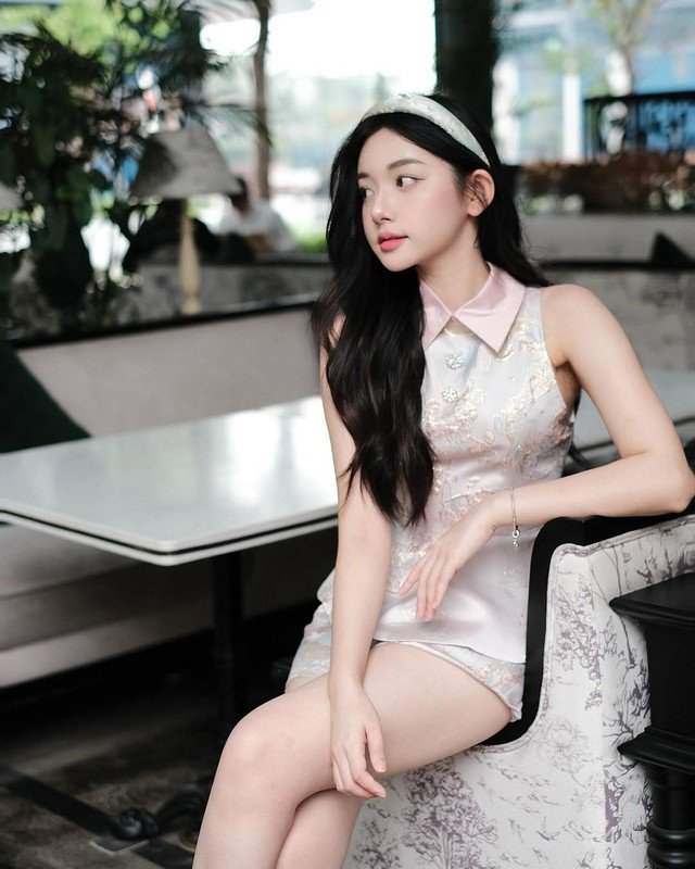 “Tiên nữ mukbang” khoe nhan sắc ngọt ngào ngắm là yêu - 1