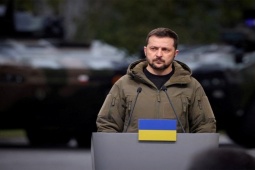 Ông Zelensky tuyên bố không để Ukraine "10 đời" trả nợ Mỹ: Thông tin mới gây bất ngờ