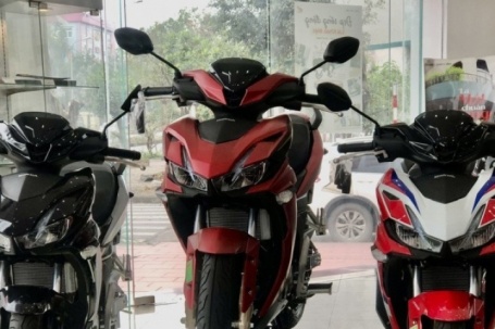 Xe máy hot giảm giá cả chục triệu đồng sau Tết