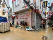 Tin tức trong ngày - Vụ &quot;suối&quot; bùn đất phun trào giữa khu dân cư: Hỗ trợ mỗi hộ dân 1 triệu đồng