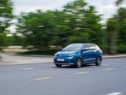 Tin tức ô tô - Giá xe VinFast VF e34 niêm yết và lăn bánh tháng 2/2025