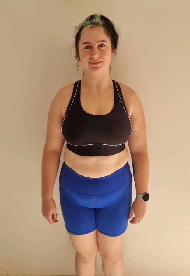 Khi cân nặng chạm mốc 107 kg, Zoe quyết tâm thay đổi lối sống để giảm cân bền vững. Ảnh: TikTok fitnesswithzoe