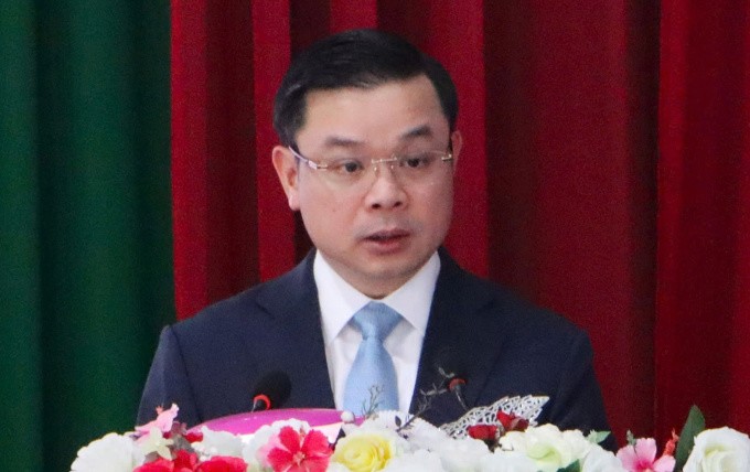 Ông Đỗ Hữu Huy phát biểu sau khi được HĐND bầu làm Chủ tịch UBND tỉnh Bình Thuận. Ảnh: Việt Quốc