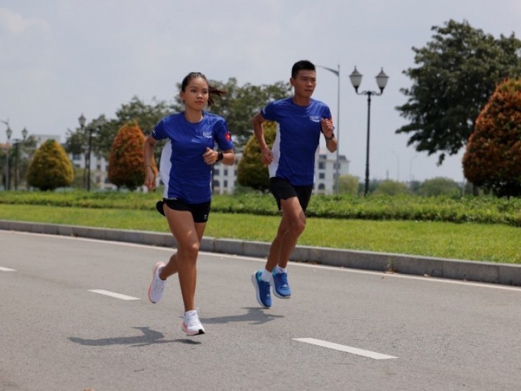 Pocari Sweat tiếp sức Hứa Thuận Long Và Hoàng Thị Ngọc Hoa tại Tokyo Marathon 2025