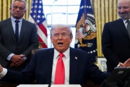 Dưới thời ông Trump, cần chi bao nhiêu tiền để trở thành công dân Mỹ?