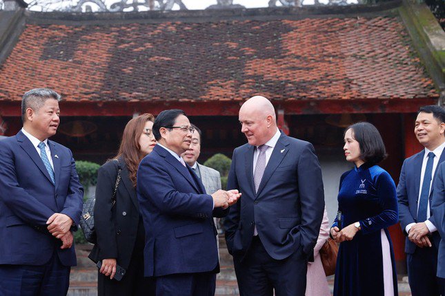 Thủ tướng Phạm Minh Chính và Thủ tướng New Zealand thăm Văn Miếu – Quốc Tử Giám - 5