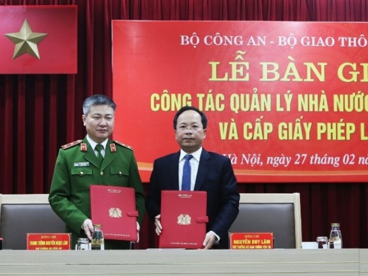 Bộ Công an tiếp nhận bàn giao nhiệm vụ sát hạch, cấp giấy phép lái xe từ Bộ GTVT