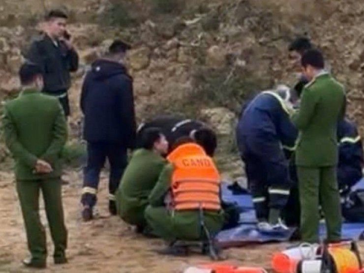 Nam sinh lớp 6 nhảy xuống sông cứu bạn, cả 2 người bị nước cuốn mất tích