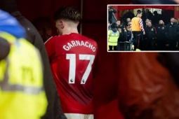 Garnacho học "thói xấu" của Ronaldo, không phải lần đầu đắc tội với HLV