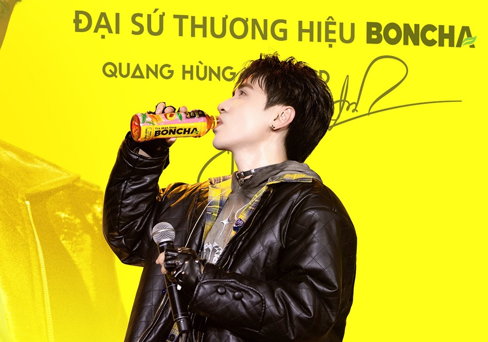 Trà Mật Ong BONCHA vị Ô Long Đào là hương vị yêu thích của ca sĩ Quang Hùng Master D