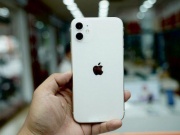 Thời trang Hi-tech - Giá iPhone 11 tháng 2/2025: Từ 8,19 triệu đồng, đếm lùi ngày dọn kệ