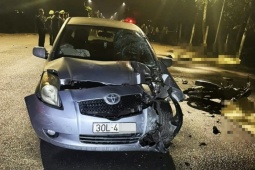 Tin tức trong ngày - Vụ tai nạn giao thông khiến 3 người tử vong ở Hà Nội: Ô tô có phải đền xe máy?