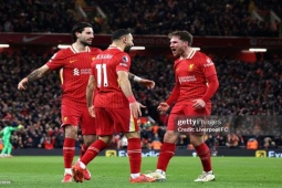 Hàng thủ giải cứu MU, Van Nistelrooy - Leicester chìm sâu sau vòng 27 NHA