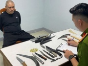 An ninh - Xã hội - Bắt đối tượng bị truy nã đặc biệt thủ loạt vũ khí 'nóng' phòng thân