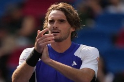 Tsitsipas hồi sinh ở Dubai và "lời nguyền" thua toàn tập chung kết ATP 500