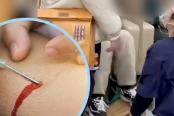 Bạn trẻ - Cuộc sống - Sự thật video nữ y tá quỳ xin lỗi bệnh nhân thu hút 100 triệu lượt xem