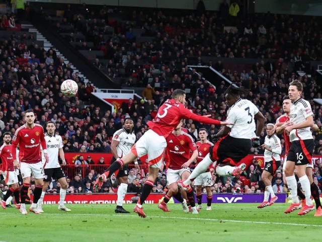 MU chống phạt góc tệ nhất Ngoại hạng Anh