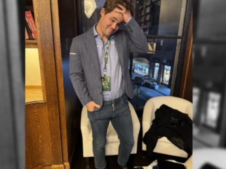 Cuộc đua điên rồ mua chiếc quần bò của “Vua cờ“ Carlsen