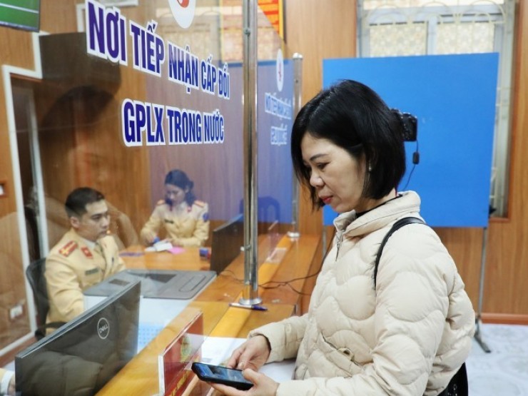 Người có giấy phép lái xe quá thời hạn phải thi lại những nội dung gì?