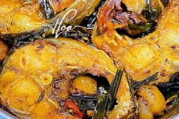 Cá kho lá gừng, thơm lừng gian bếp