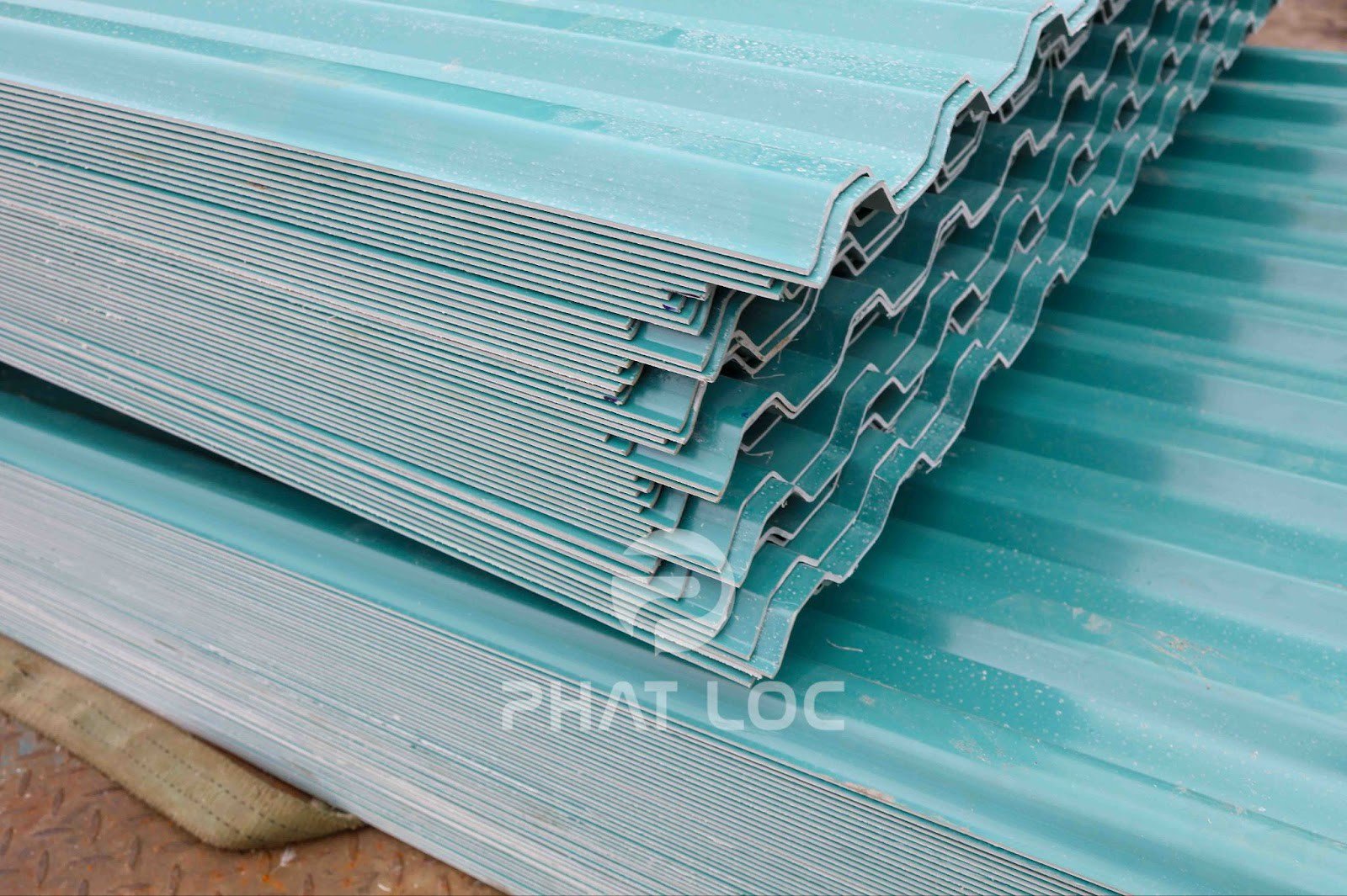 Sản phẩm tôn nhựa PVC/ASA 11 sóng Eurolines.