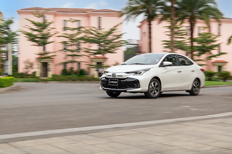 Giá xe Toyota Vios niêm yết và lăn bánh tháng 3/2025 - 18