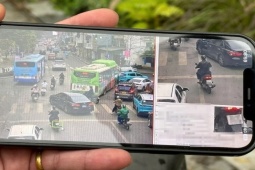Bị camera 'bắt' lỗi vượt đèn đỏ, tài xế xe máy không ngờ hình ảnh quá sắc nét