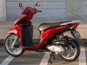 Honda Vision 2025 ra mắt, giá suýt soát 92 triệu đồng