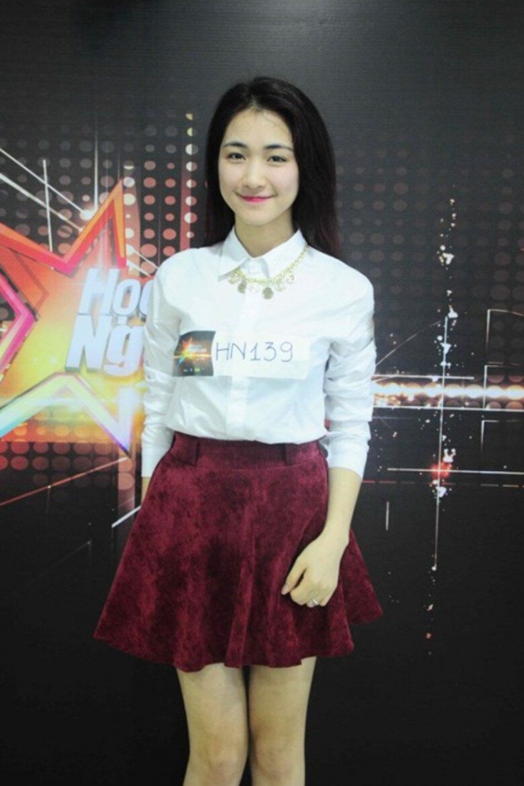 Hoà Minzy thời điểm tham gia Học viện Ngôi sao được nhận định là hiền lành, cách ăn mặc khá đáng yêu. 