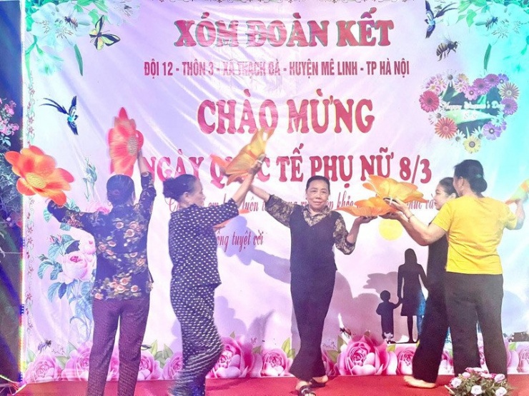 Cả xóm hân hoan chuẩn bị cho bữa tiệc 