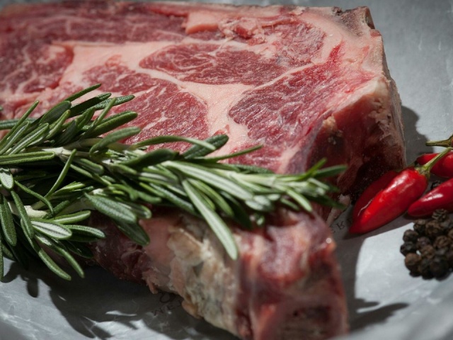 Bác sĩ cảnh báo rủi ro từ chế độ ăn kiêng “toàn thịt“