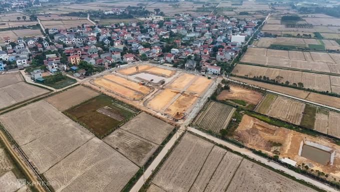 Hiện trạng các lô đất được đấu giá tại thôn Đông Lai, xã Quang Tiến, huyện Sóc Sơn (cách quận Hoàn Kiếm hơn 31 km), tháng 12/2024. Ảnh: Giang Huy