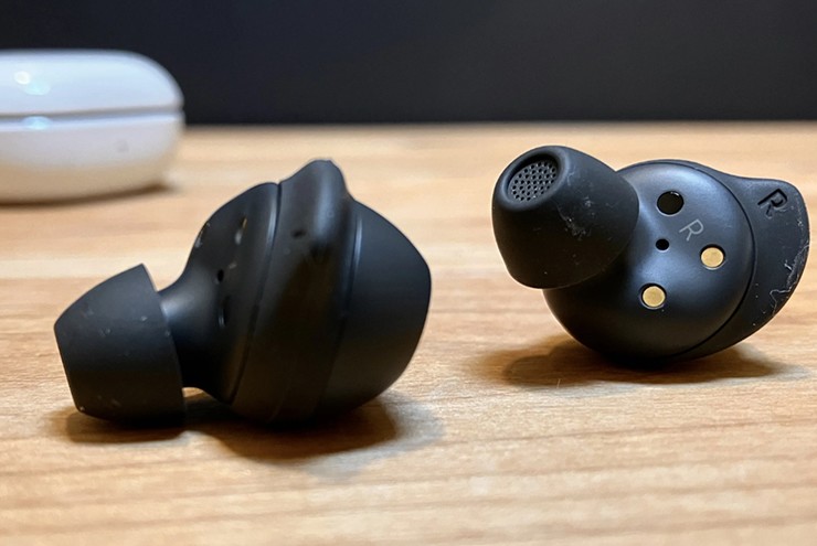 Galaxy Buds FE đã được ra mắt khoảng gần 2 năm.