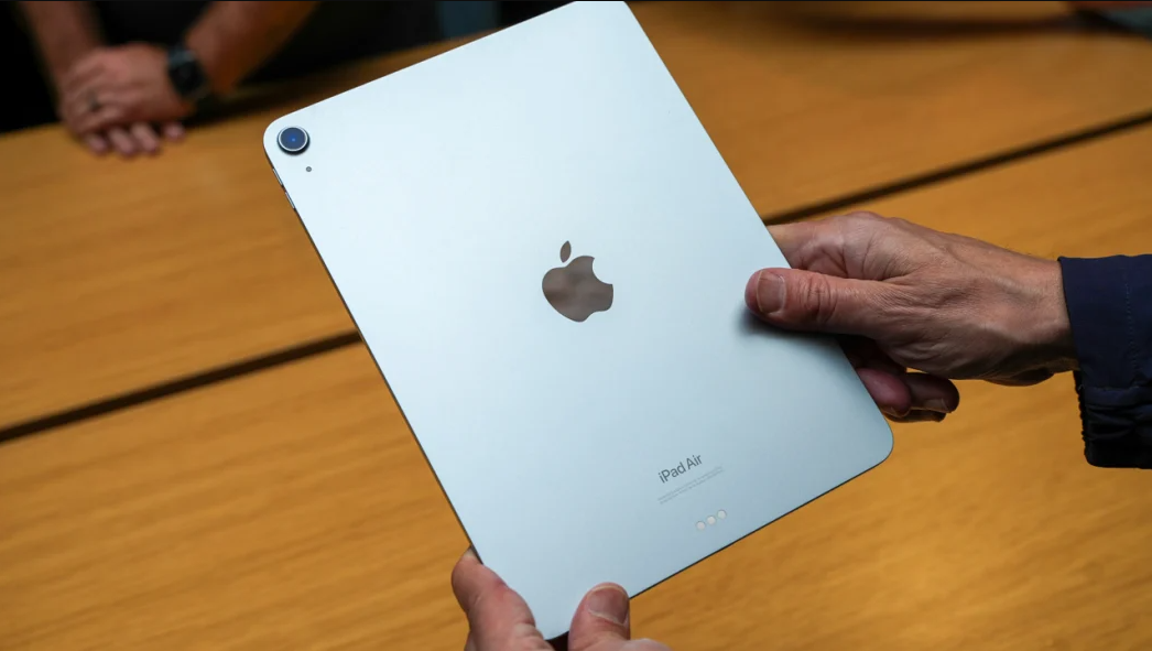 iPad Air 6.