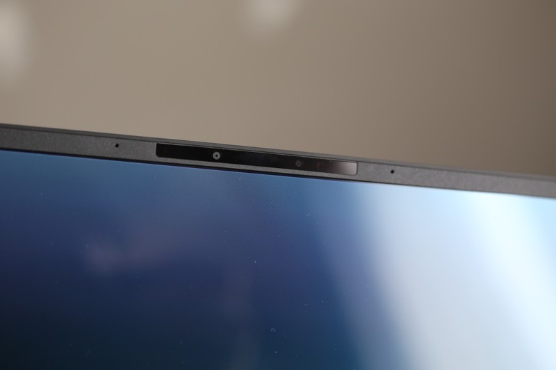 Bộ đôi laptop Asus Zenbook nhẹ 