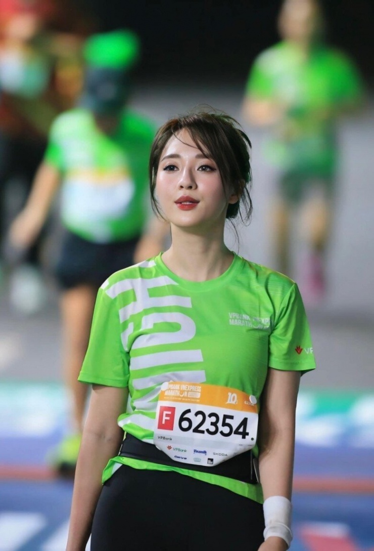 Những bức ảnh ghi lại khoảnh khắc của người đẹp này đã nhanh chóng lan truyền trên MXH, nhận về vô số lời khen ngợi.&nbsp;